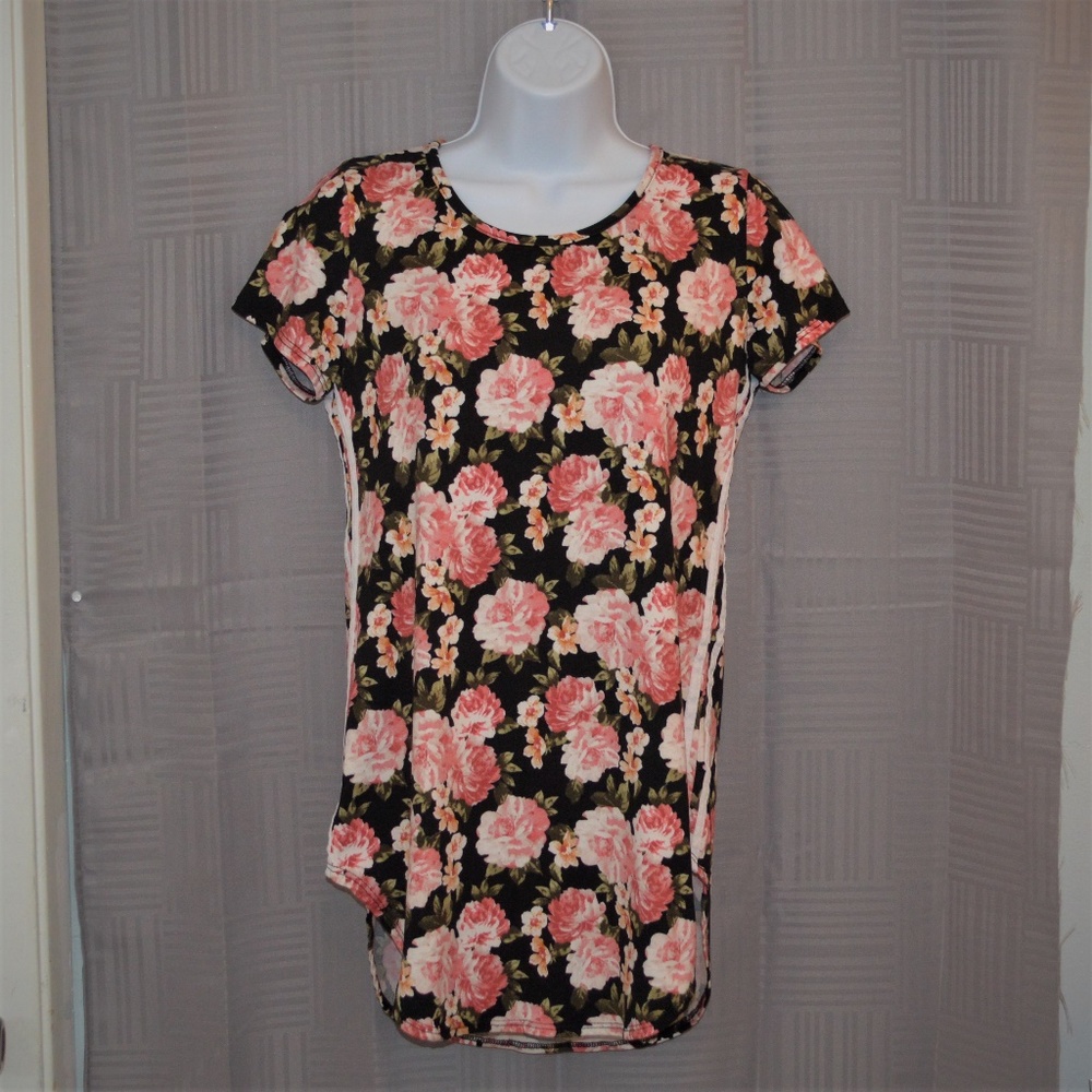 Discreet floral mini dress